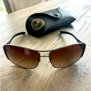 Ray-Ban Men’s sunglasses. RB 3320